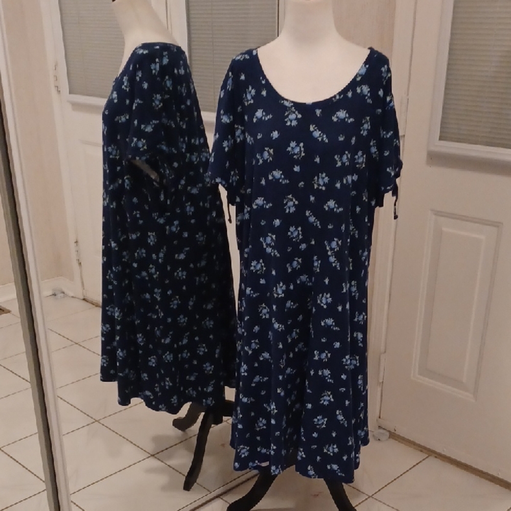 4/$80 Floral Blue Dress - Size 2X